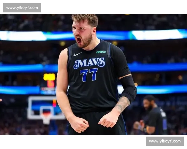 瘦身东契奇火力狂飙,独行侠防守豪赌难掩失衡 瘦身东契奇火力狂飙,独行侠防守豪赌难掩失衡